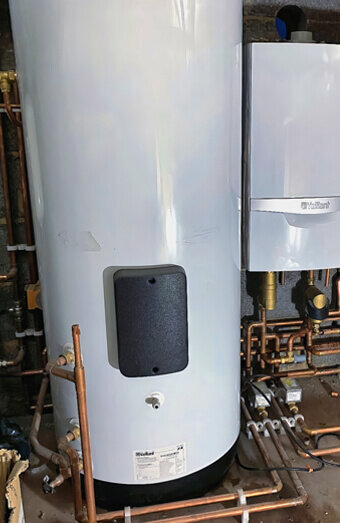 https://plumbereastvictoriapark.com.au/uploads/2025/06/hot-water-410504.jpg
